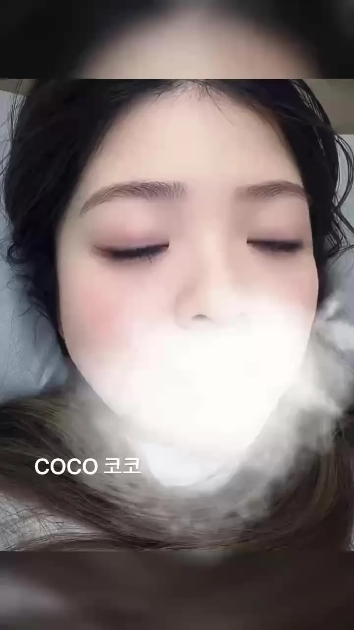 Korean lash extensions with eyes closed at COCO Beauty Lash